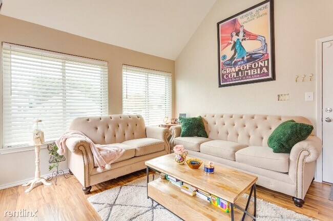 Building Photo - 3121 Sondra Dr