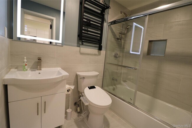 Foto del edificio - 6656 Saunders St