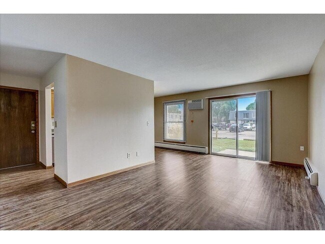 Building Photo - 807 11th Ave S