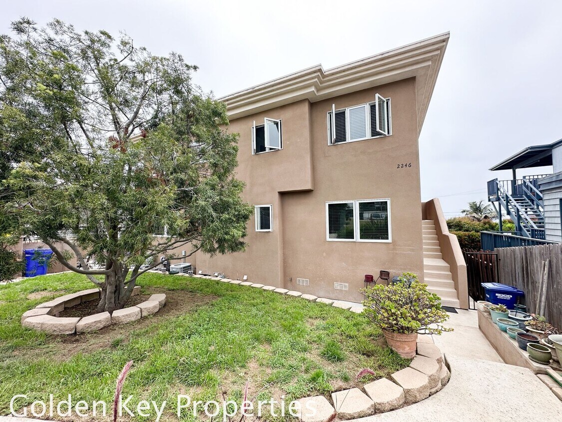 Foto principal - Ocean-View 2BR/2.5BA Townhome in Cardiff!