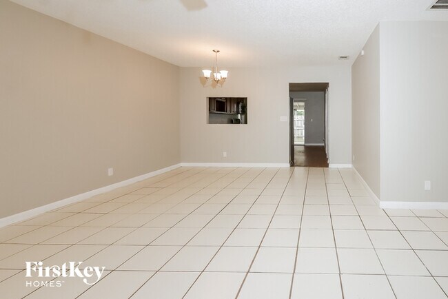 Building Photo - 6149 Blue Grass Cir