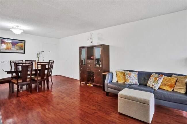 Foto del edificio - 16518 NE 26th Ave