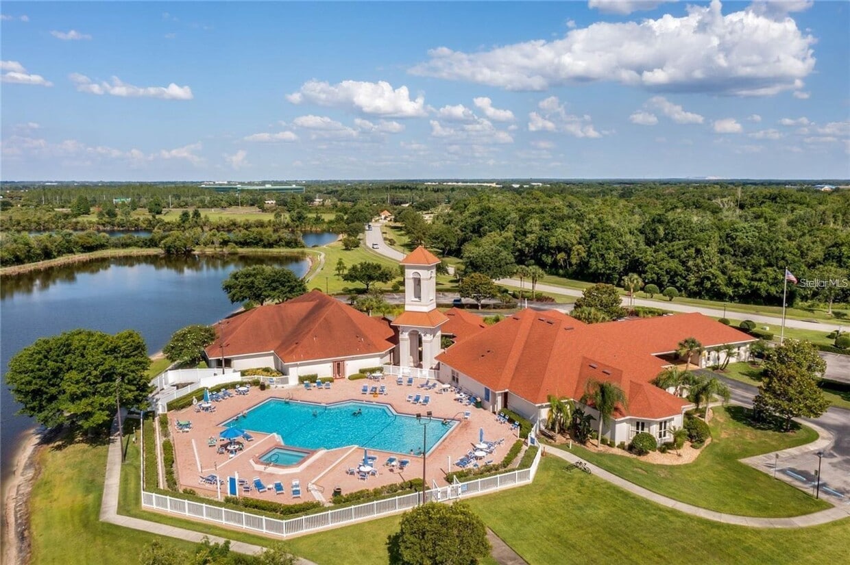 Primary Photo - Waterfront home for RENT! 4 bed/2.5 bath