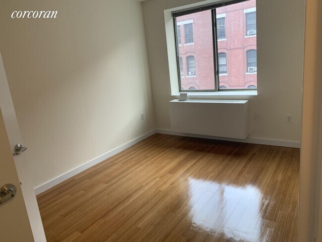 Foto del edificio - 205 W 119th St