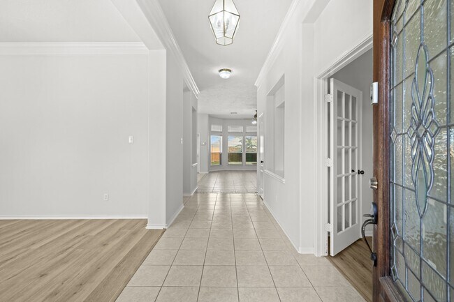 Foto del edificio - 2415 Wyckchester Dr
