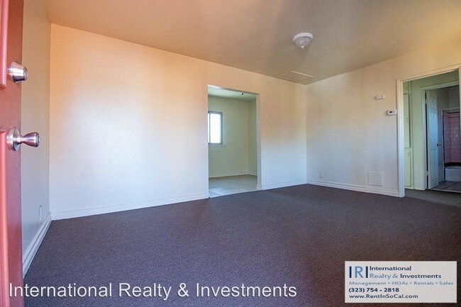 Foto del edificio - 1419 1/2-1455 1/2 W 101st St