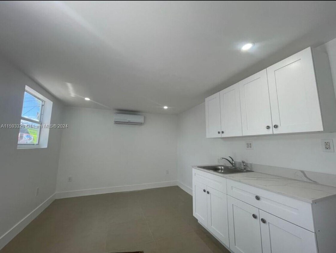 Building Photo - 4067 SW 97th Ct