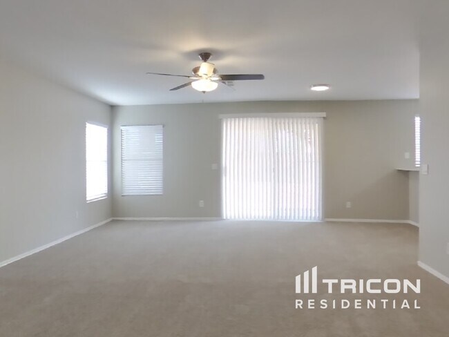 Building Photo - 11801 W Poinsettia Dr