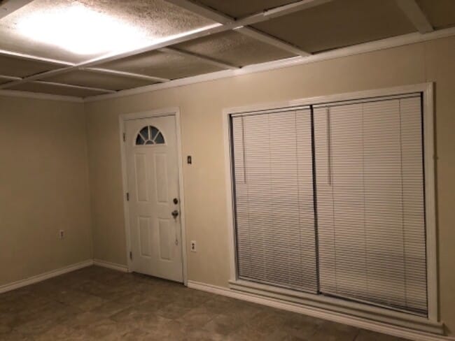 Building Photo - 9707 Santa Cruz St