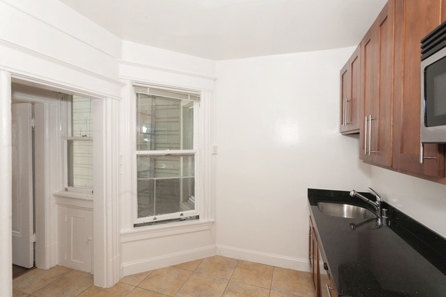 Foto del edificio - 1301 Leavenworth St