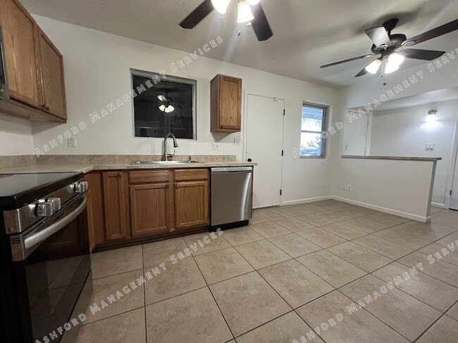 Building Photo - BEAUTIFUL 3 BEDROOM 2 BATHROOM HOME IN NORTH PHOENIX