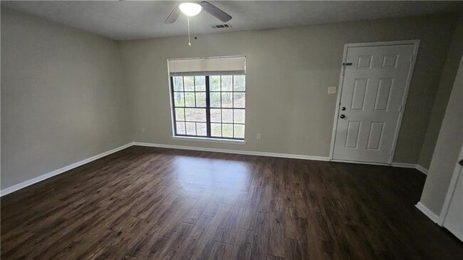 Foto del edificio - 2673 Stoneview Ct NW