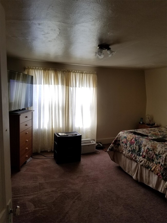 Photo - 1538 5th Ave