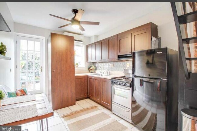 Foto del edificio - 402 S Dallas St