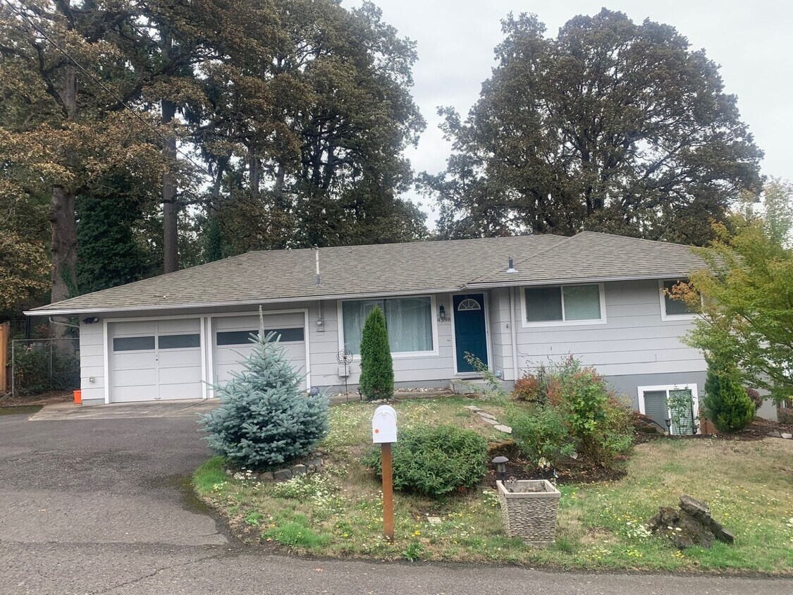 Foto principal - 4 Bedrooms, 2 Bathrooms, Daylight Ranch wi...
