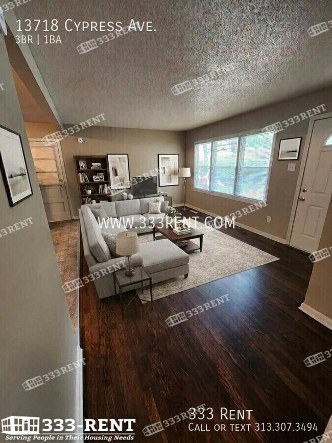 Foto del edificio - 13718 Cypress Ave
