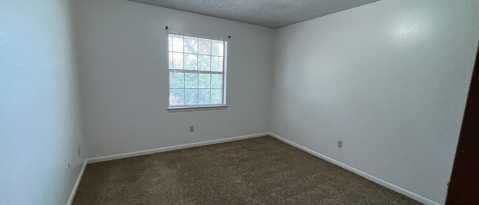 Building Photo - 111 Classic Ct