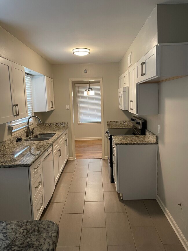 Foto del edificio - 1653 Colonial Rd