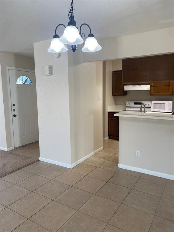 Building Photo - 17401 Red Oak Dr