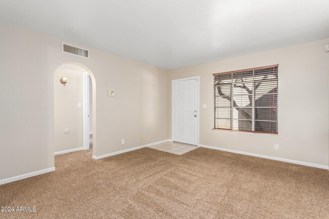 Building Photo - 1449 E Highland Ave