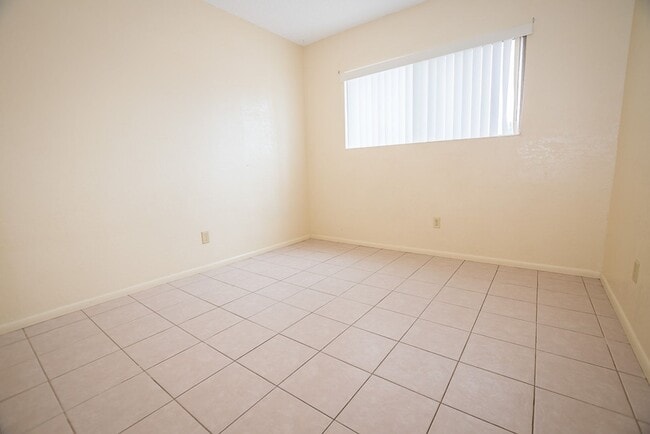 Foto del edificio - Spacious 3 Bedroom, 2 Bath Home with Updat...
