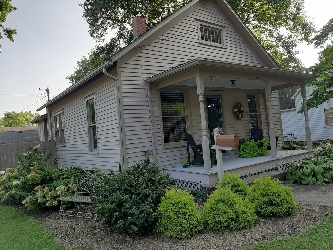 719 E High St, Monticello, IL 61856 House Rental in Monticello, IL