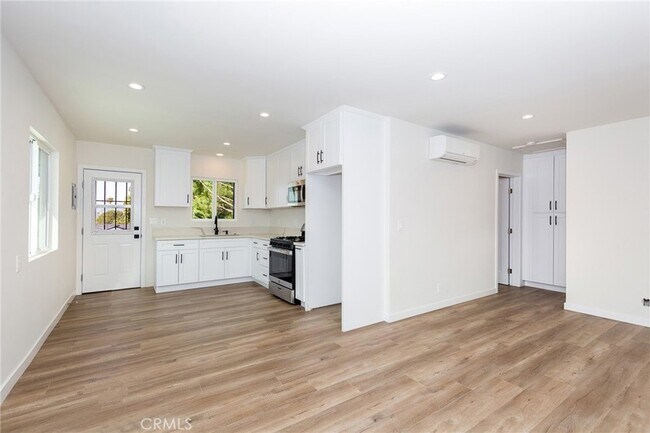 Foto del edificio - 2361 Moss Ave