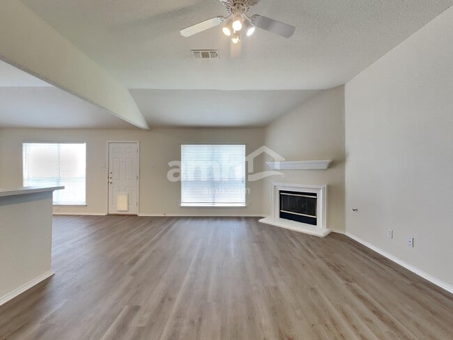Building Photo - 1612 Windcastle Dr