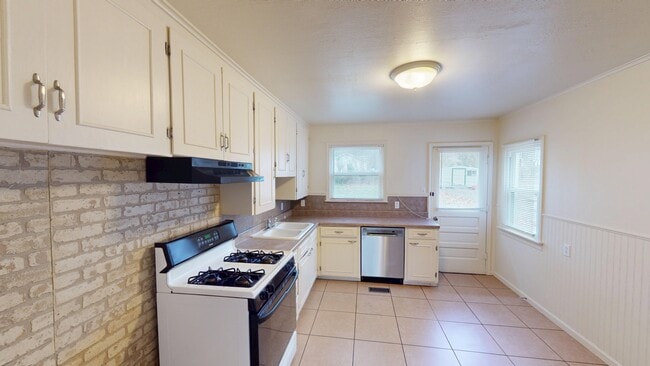 Building Photo - 3716 S 29th W Ave