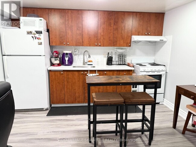 Photo du bâtiment - 111 Ellington Dr