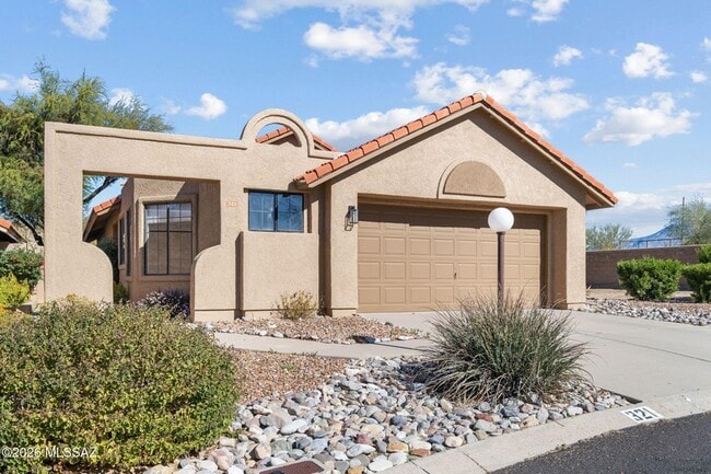 Building Photo - 321 E Fieldcrest Ln