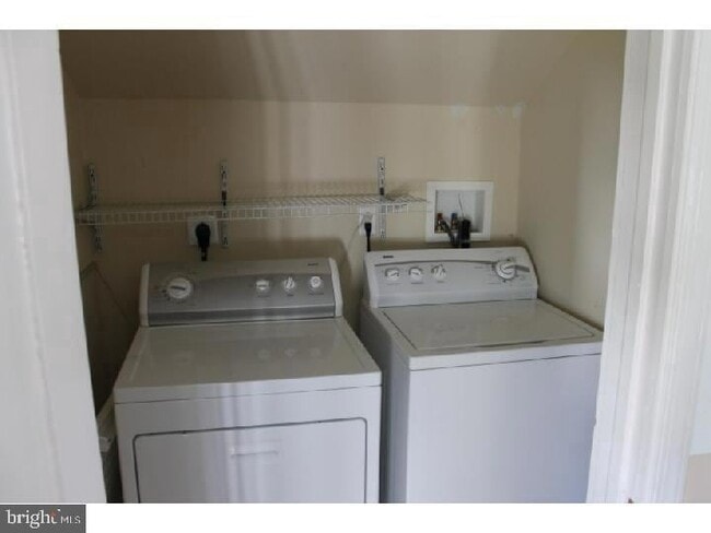 Foto del edificio - 1698 Pennington Rd