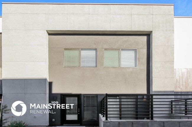 Building Photo - 1119 S Stapley Dr
