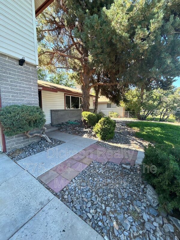 Building Photo - 1955 Matteoni Dr