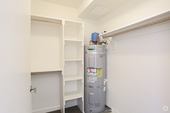Vestidor - Bridgeton Apartments
