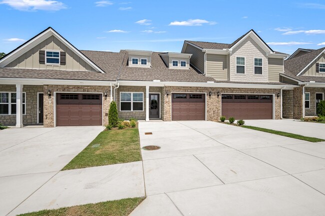 Building Photo - Park Place Townhome!
