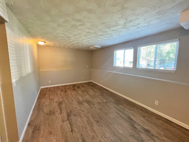 Building Photo - 16836 E Navarro Dr