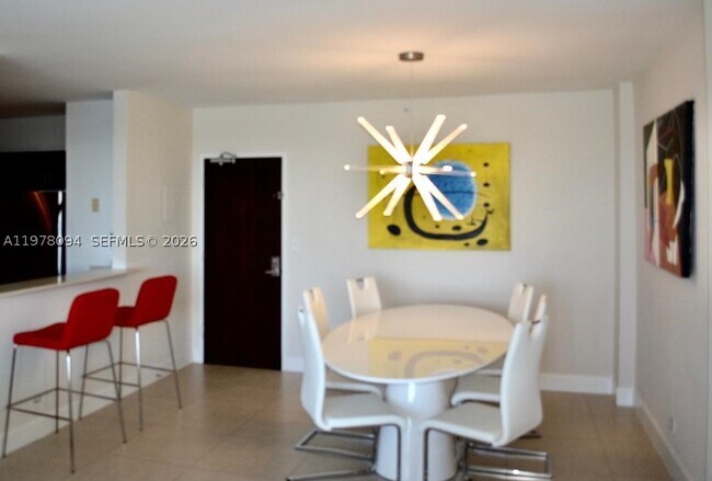 Foto del edificio - 1500 Bay Dr E