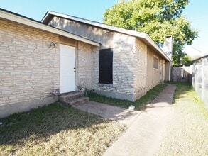 Building Photo - 1012 Fieldwood Dr