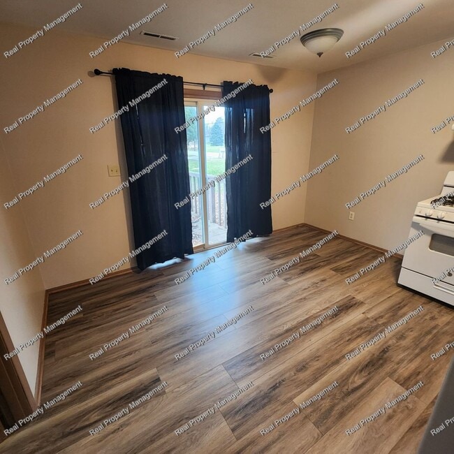 Foto del edificio - 2 Bedroom Townhome