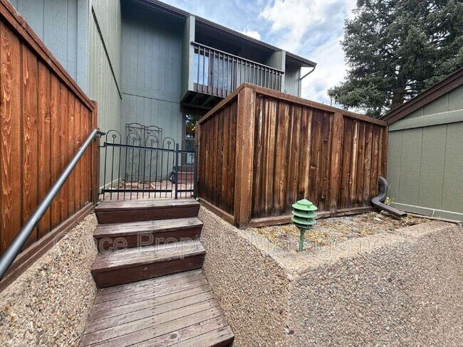 Building Photo - 4608 Greenbriar Ct