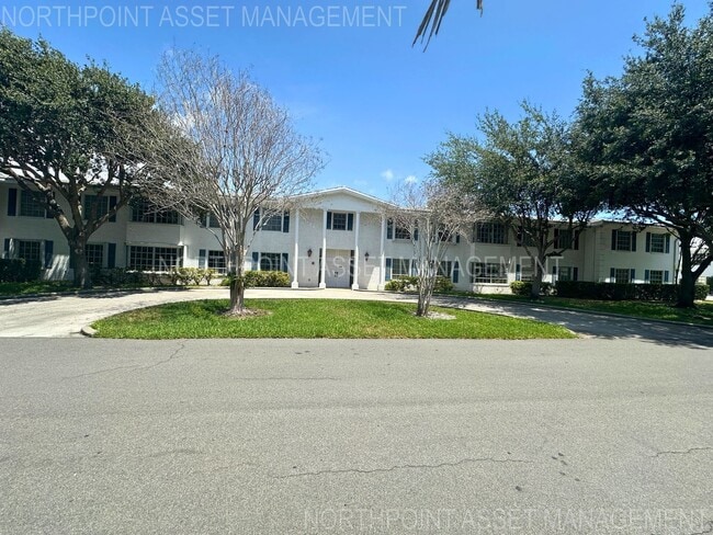 Charming 2BR 1BA Home w/ Pool Access in Fort Lauderdale - Charming 2BR 1BA Home w/ Pool Access in Fort Lauderdale