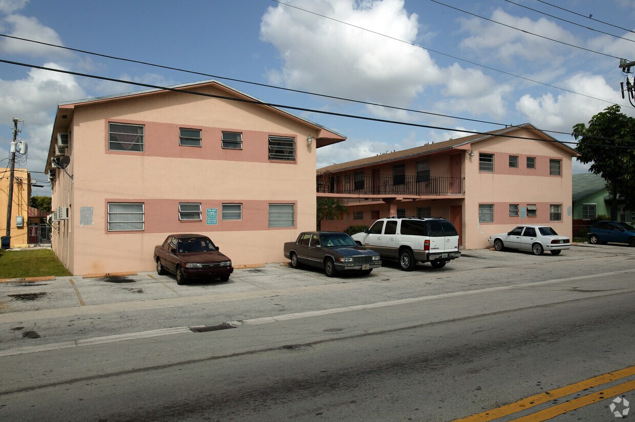 1,259 W 3rd Ave - 950 W 3rd Ave