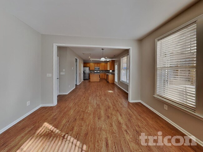 Foto del edificio - 376 Collinsworth Dr