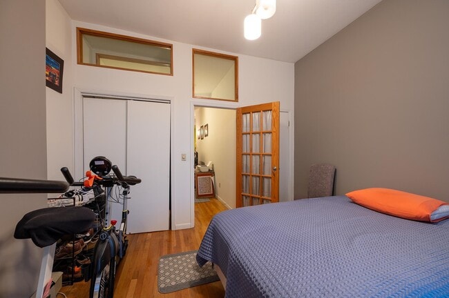 Building Photo - 413 1st St Unit# 2E