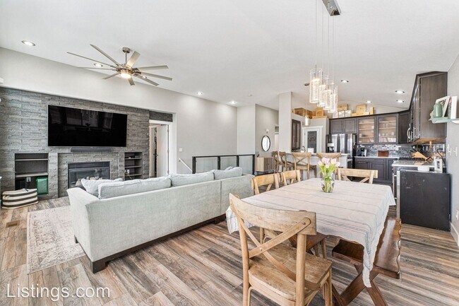 Foto del edificio - 4 br, 3 bath House - 16082 Butterwort Circle