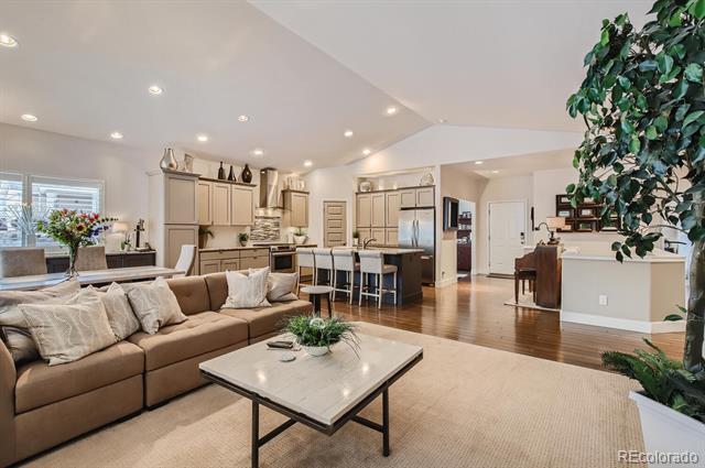 Foto del edificio - 790 Appleby Pl