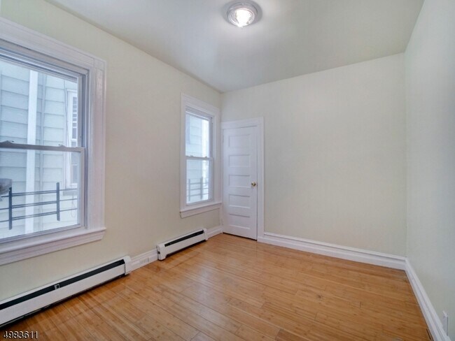 Building Photo - 109 N 16th St