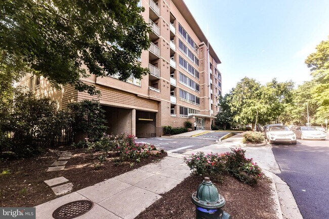 Building Photo - 350 G St SW