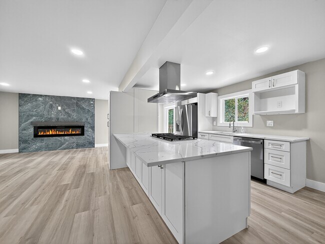 Foto del edificio - 12529 14th Avenue Northeast